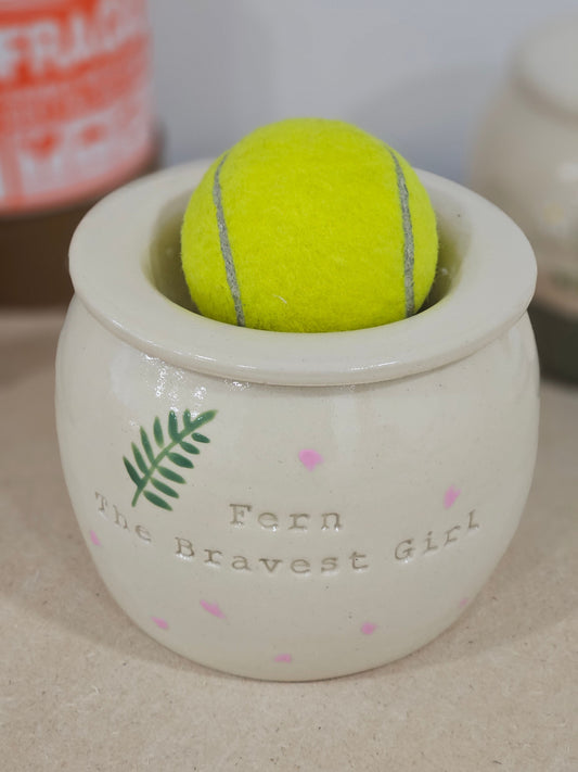 Pet urns for dogs: how to choose the right urn for your companion