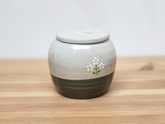 Green Daisies Pet Urn